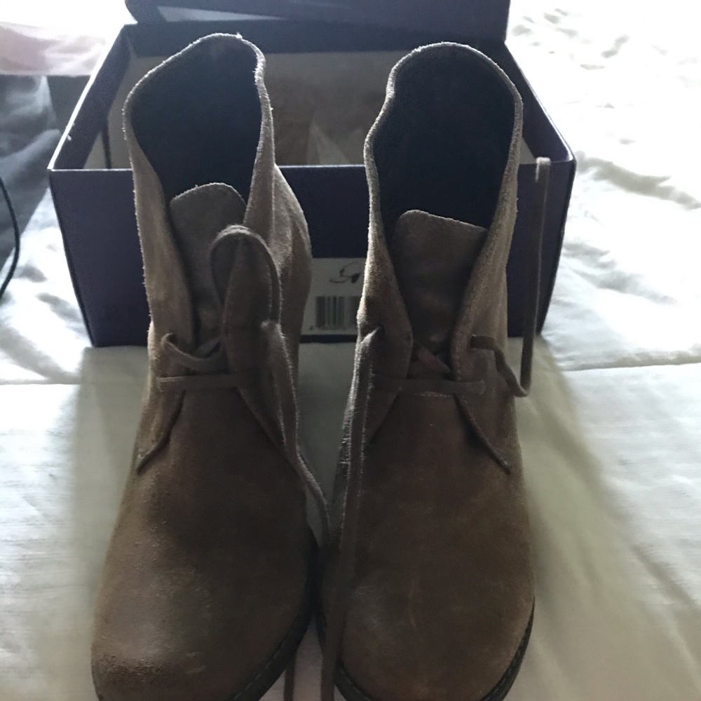 Indigo brown/taupe color, suede booties